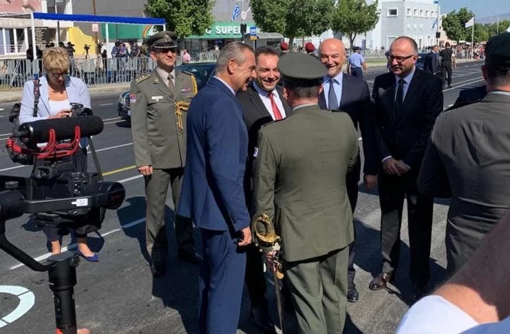 Αυτοκαλέστηκε στην παρέλαση της Κύπρου ο Καμμένος!